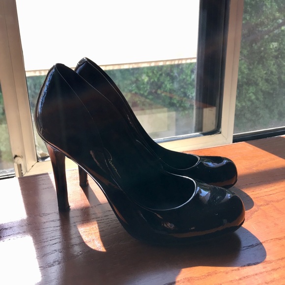 High Heels - Picture 2 of 8